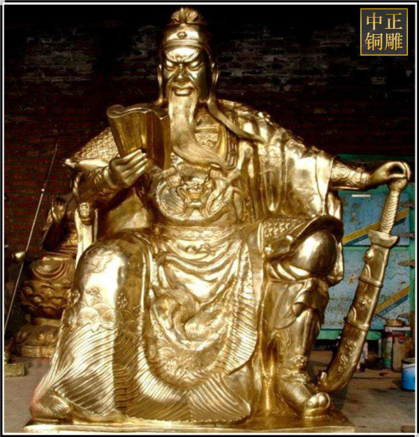 大型鎏金關公.jpg 大型鎏金關公.jpg